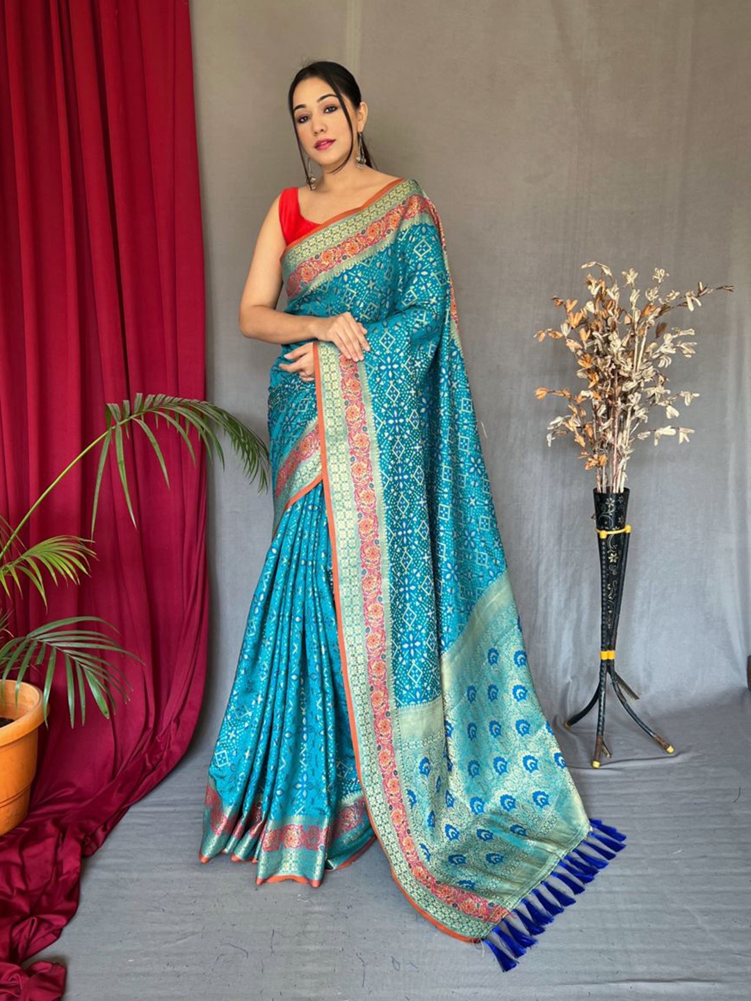 

LeeliPeeri Designer Ethnic Motifs Woven Design Zari Patola Saree, Blue
