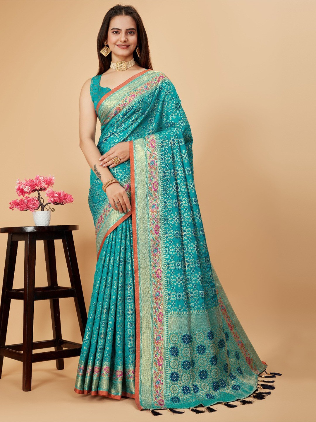 

LeeliPeeri Designer Ethnic Motifs Woven Design Zari Saree, Blue