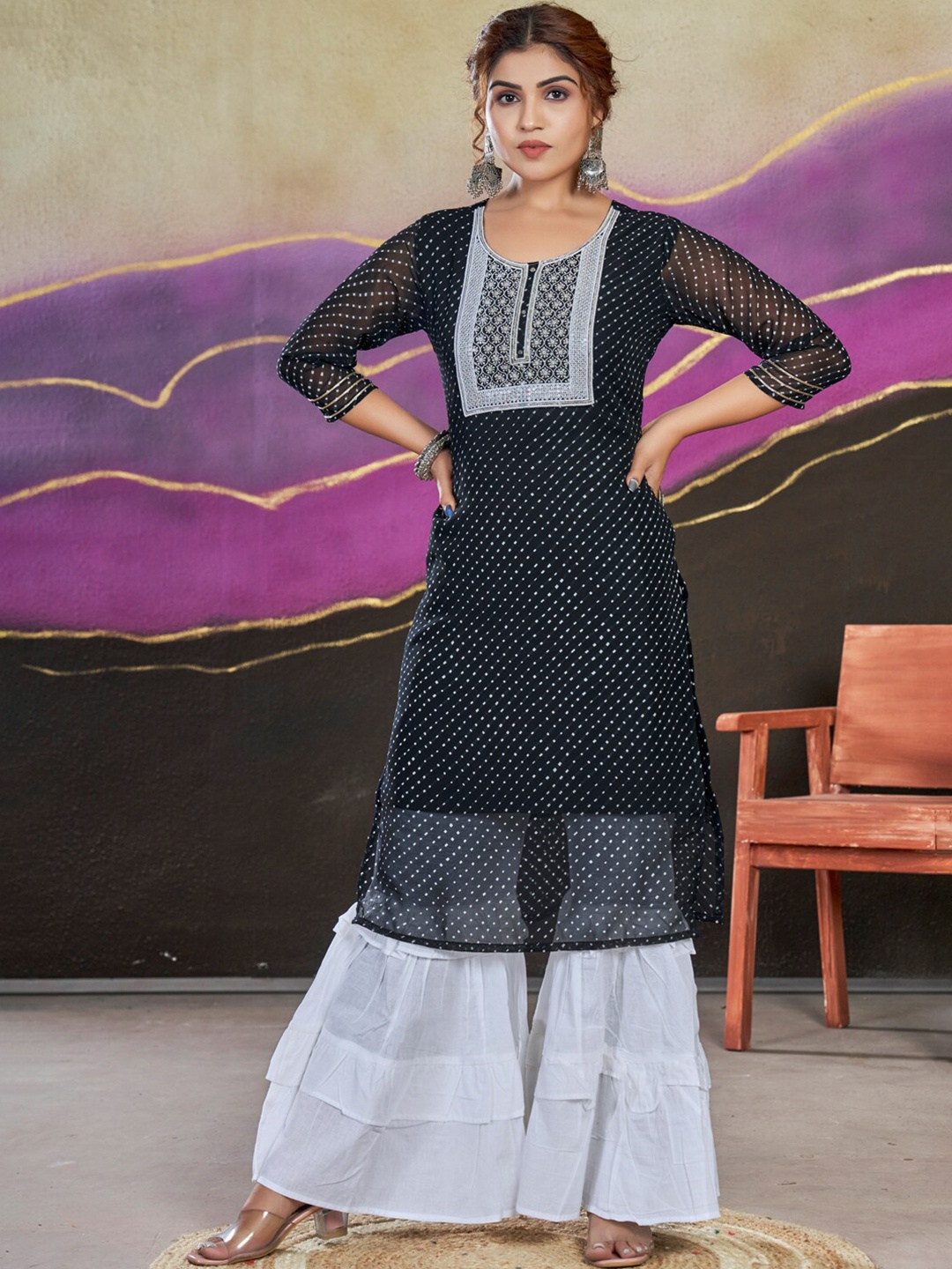 

STYLE SAMSARA Bandhani Printed Thread Work Straight Kurta, Black