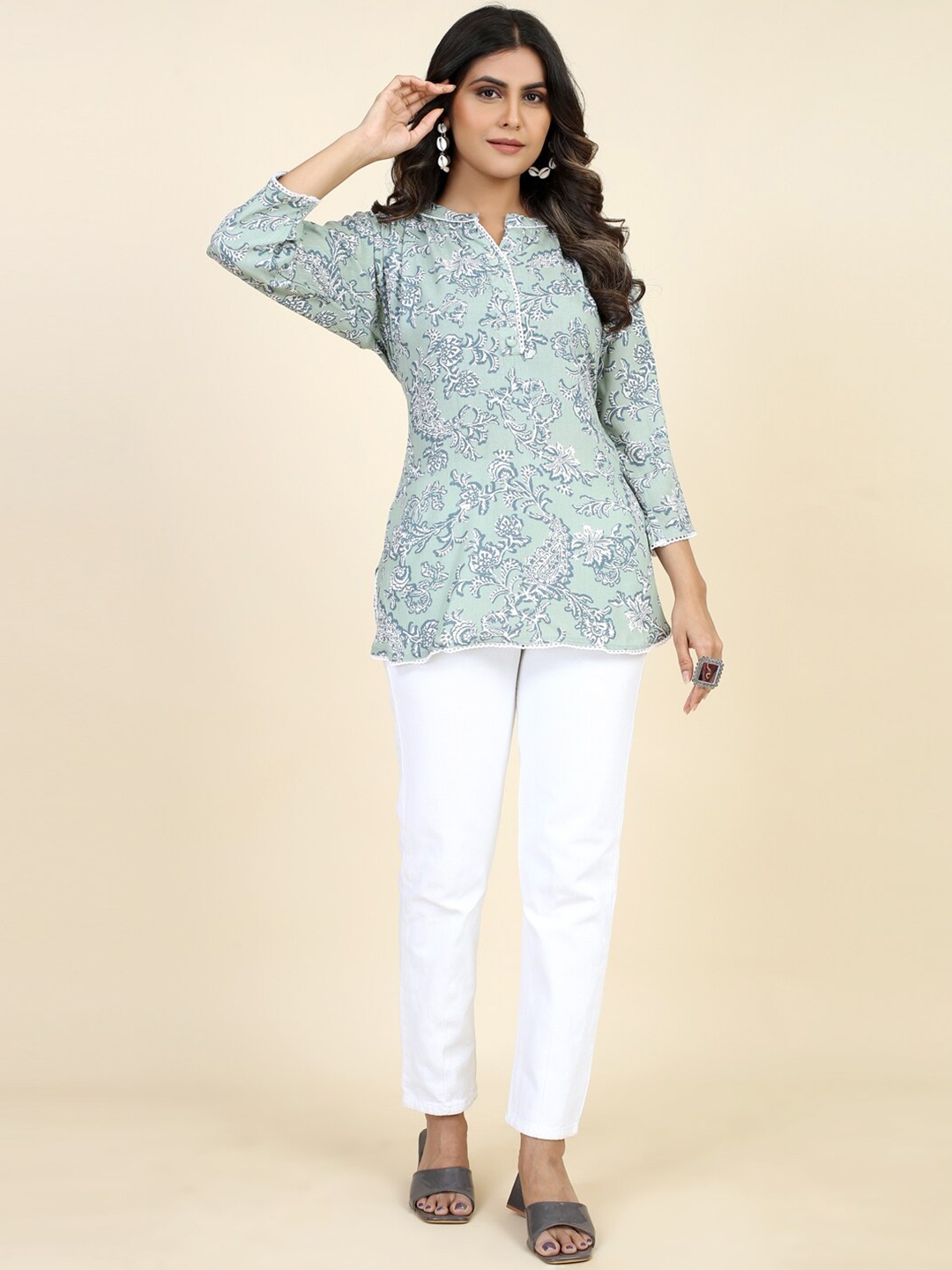 

STYLE SAMSARA Floral Printed A-Line Kurti, Sea green