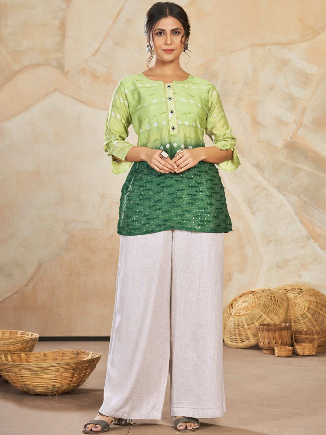 

STYLE SAMSARA Sequinned Pure Silk Sequinned Kurti, Green