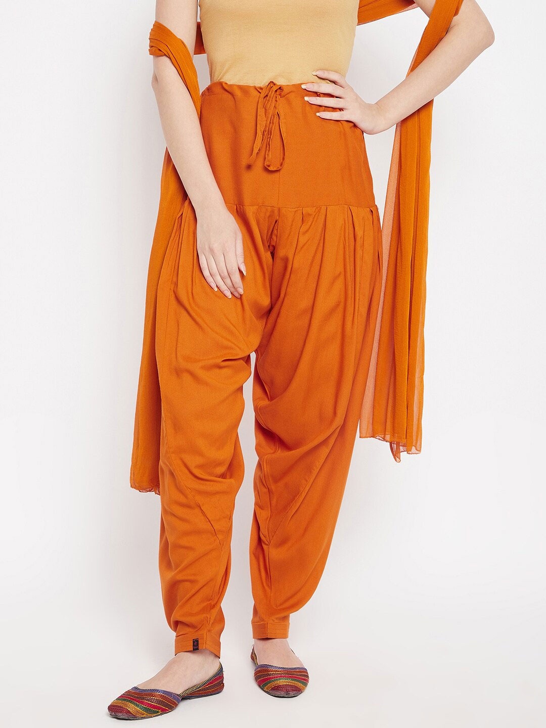 

THE PAJAMA FACTORY Women Loose Fit Patiala and Dupatta, Rust