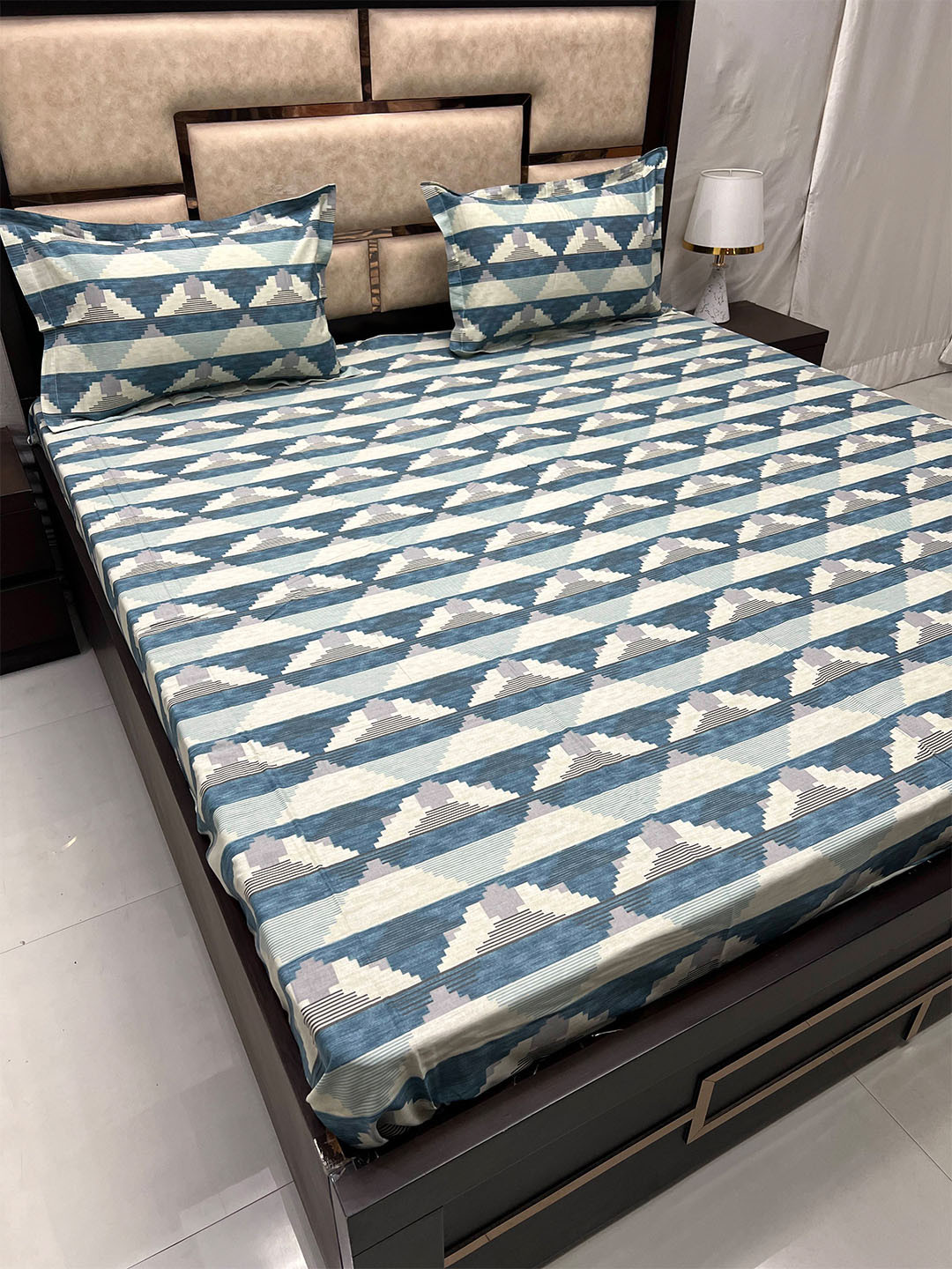 

Pure Decor Blue & Beige Abstract Cotton 400 TC Super King Bedsheet with 2 Pillow Covers