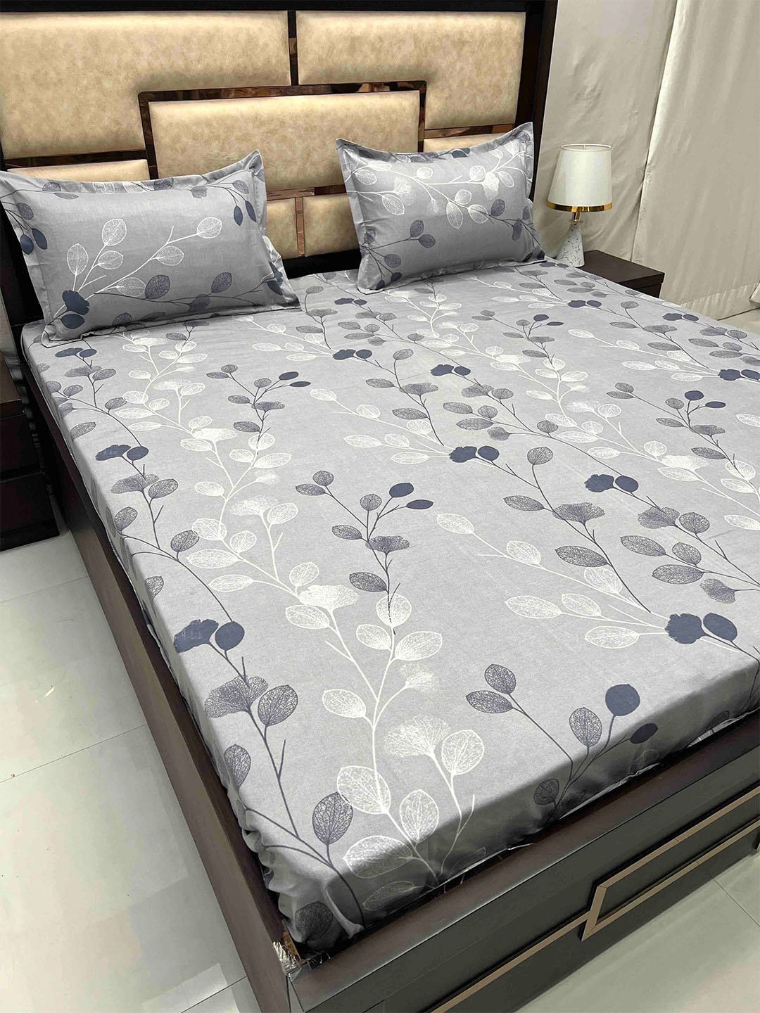 

Pure Decor Grey & White Floral 300 TC King Bedsheet with 2 Pillow Covers
