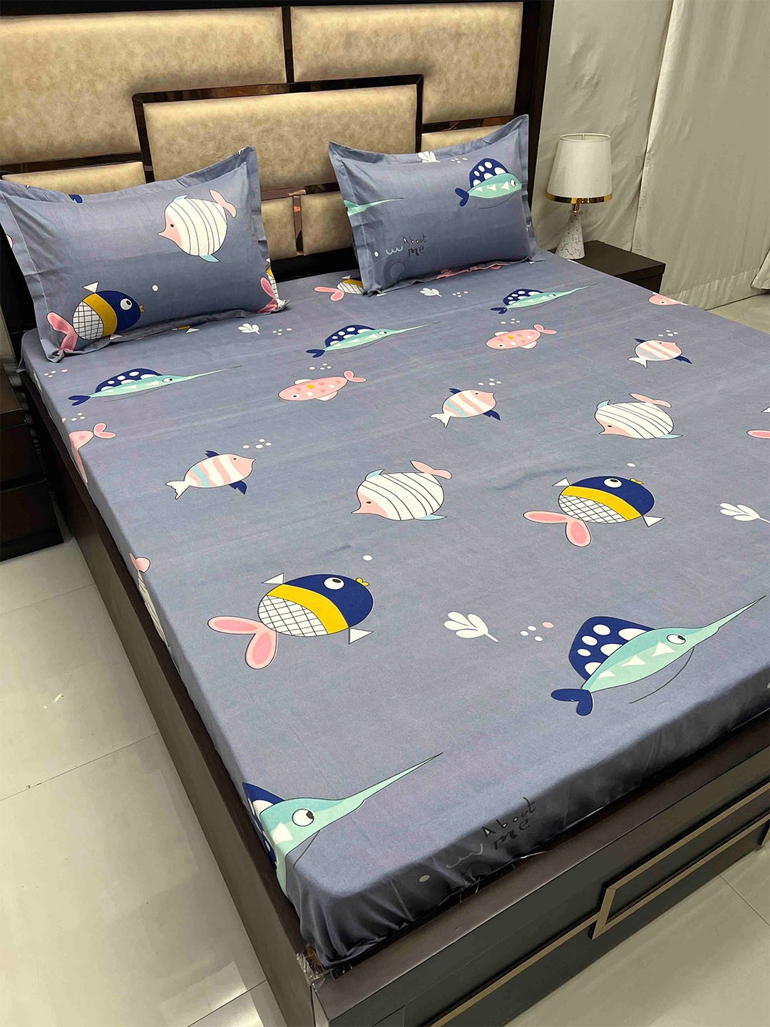 

Pure Decor Blue & White Graphic 300 TC Queen Bedsheet with 2 Pillow Covers