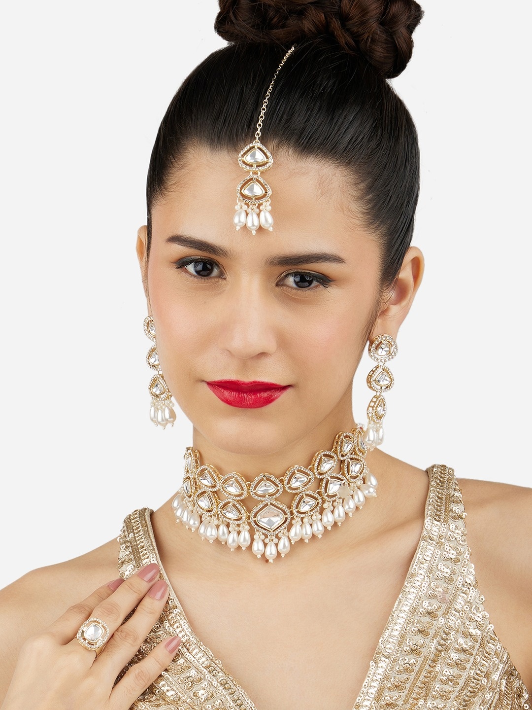 

Zaveri Pearls Gold-Plated Stone-Studded & Pearl-Beaded Jewellery Set
