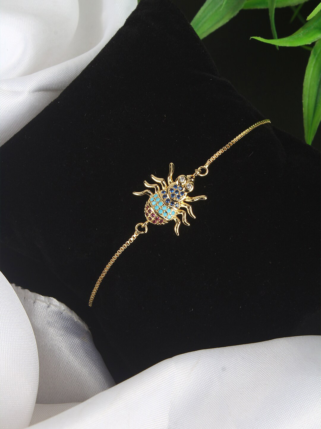 

DressBerry Blue Gold-Plated Cubic Zirconia Charm Bracelet