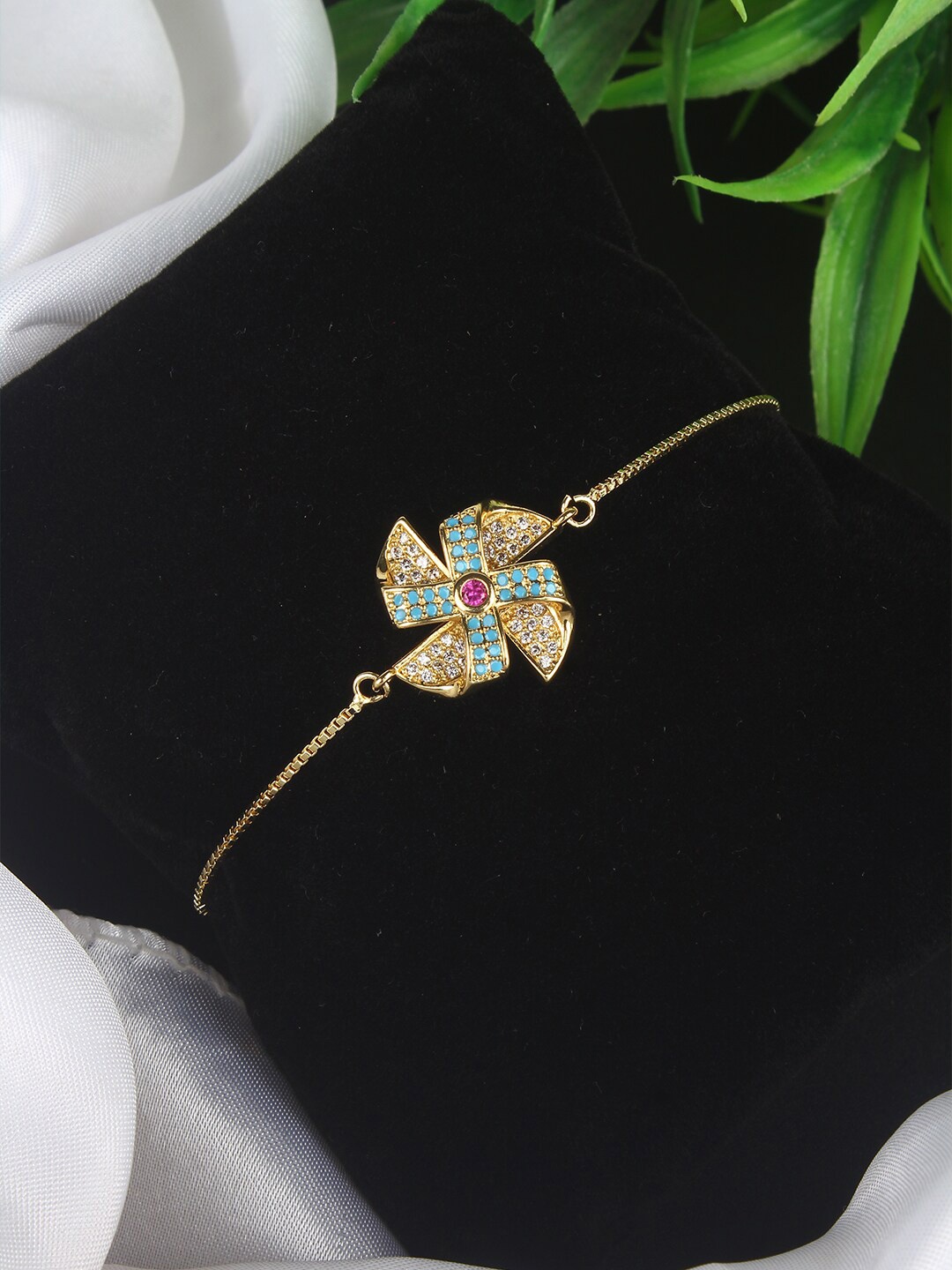

DressBerry Blue Gold-Plated Cubic Zirconia Charm Bracelet