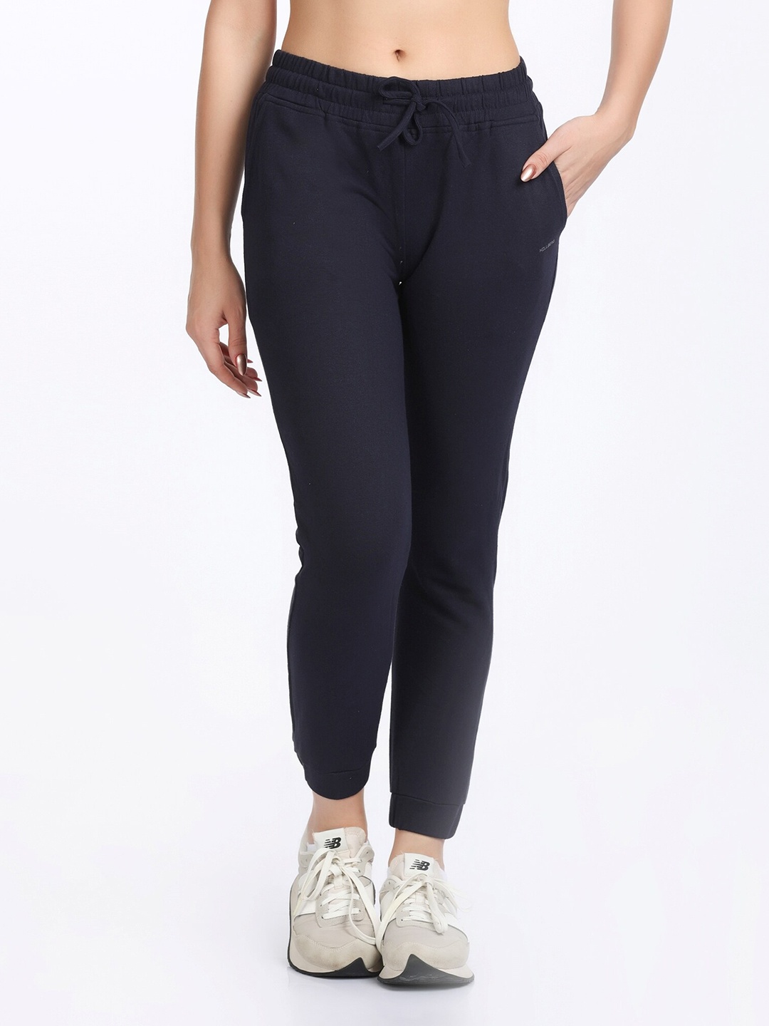 

HILLBERG Women Mid-Rise Joggers, Navy blue