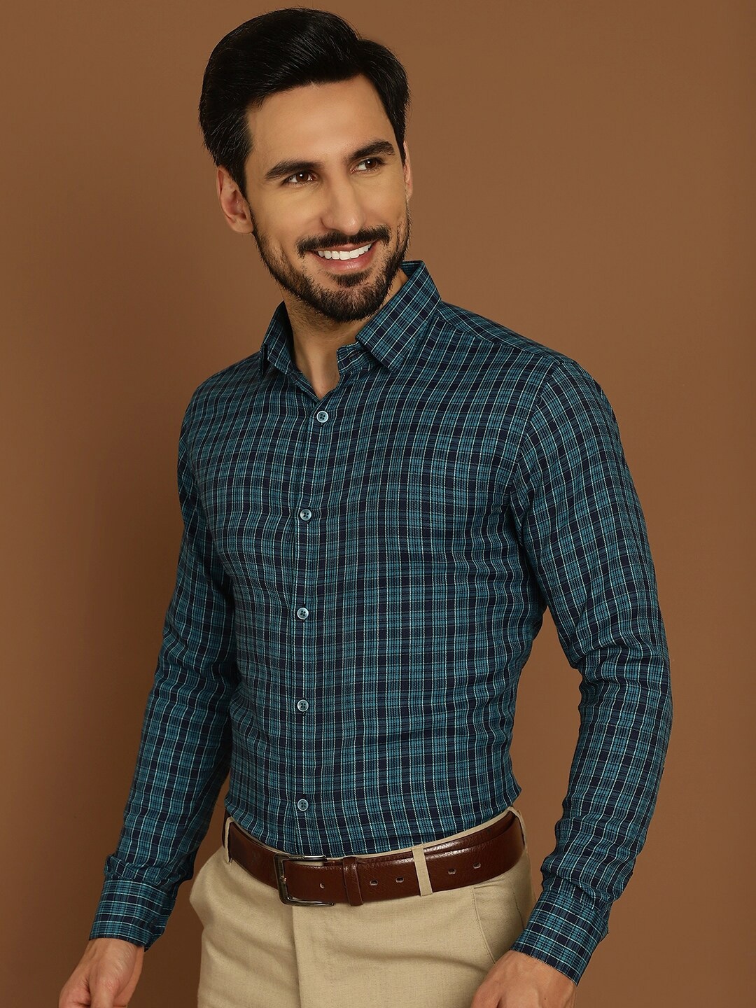 

Indian Needle Spread Collar Regular Fit Classic Opaque Checked Casual Shirt, Navy blue