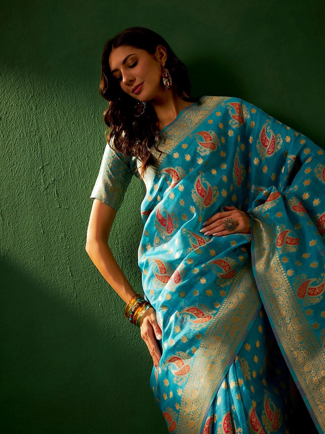 

Sangria Eyhnic Motifs Woven Designed Kanjeevaram Saree, Teal