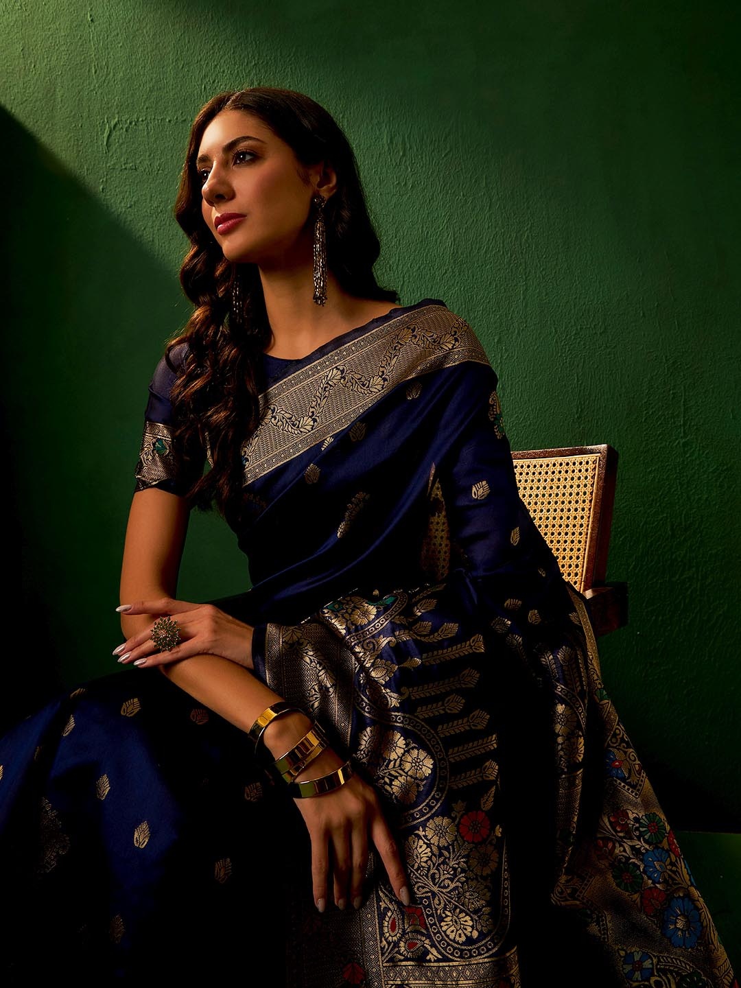 

Sangria Ethnic Motifs Woven Designed Banarasi Saree, Navy blue
