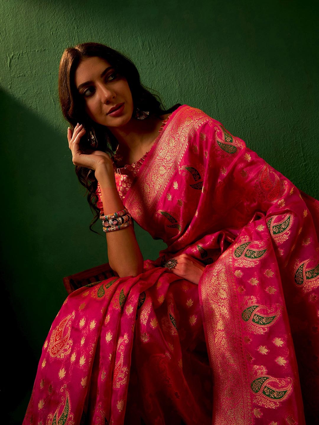 

Sangria Ethnic Motifs Woven Designed Kanjeevaram Saree, Pink