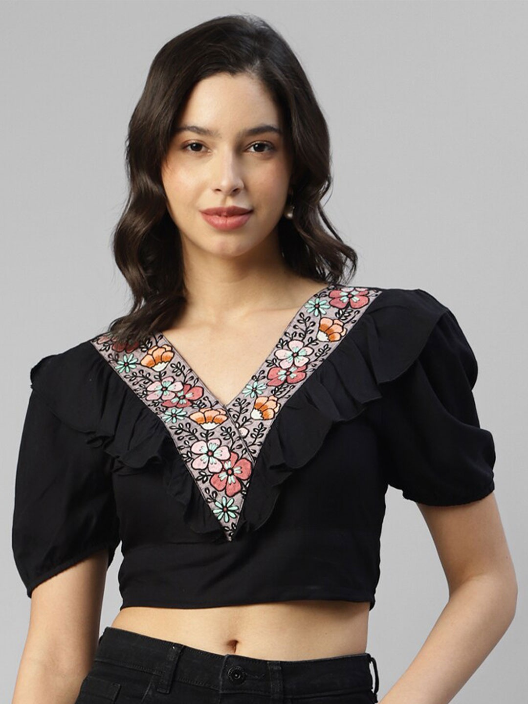 

DEEBACO Floral Embroidered Puff Sleeves Crop Top, Black