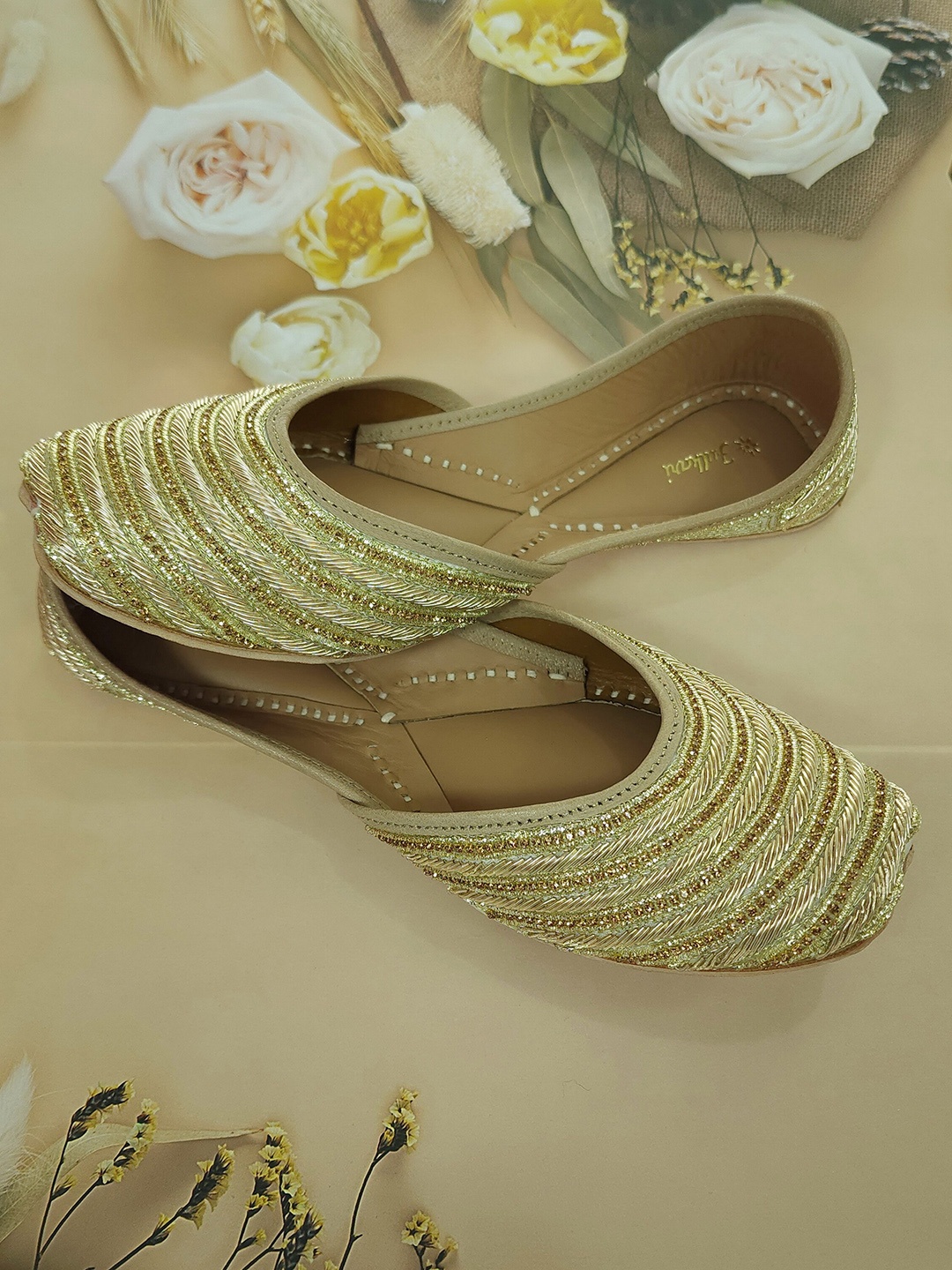 

Fulkari Round Toe Embellished Leather Mojaris, Gold