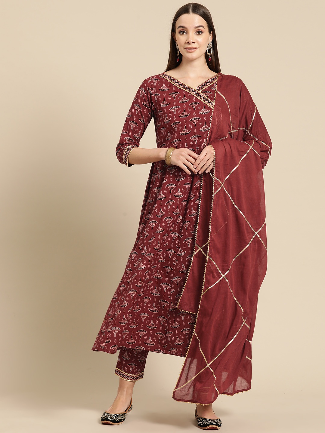 

anayna Women Floral Printed Angrakha Gotta Patti Pure Cotton Kurta with Trousers & With Dupatta, Maroon