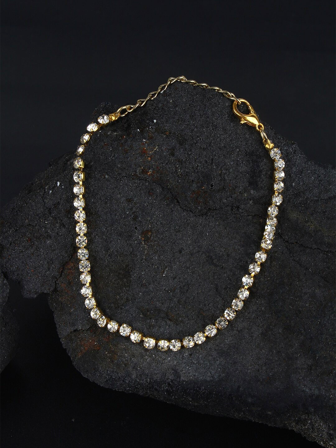 

DressBerry Women Gold-Plated Wraparound Bracelet