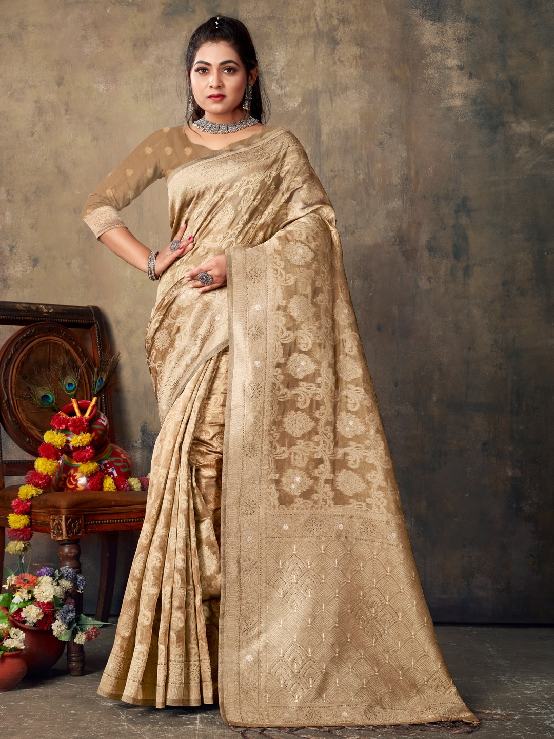 

Mitera Tan & Gold-Toned Woven Design Zari Organza Saree