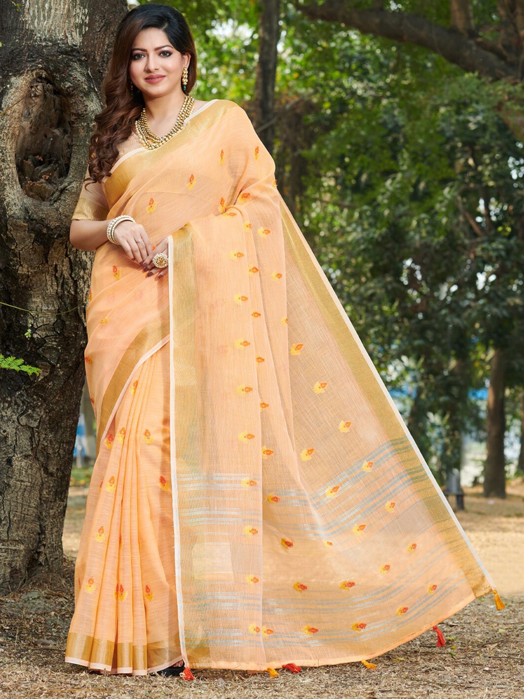 

Mitera Ethnic Motifs Embroidered Zari Saree, Peach