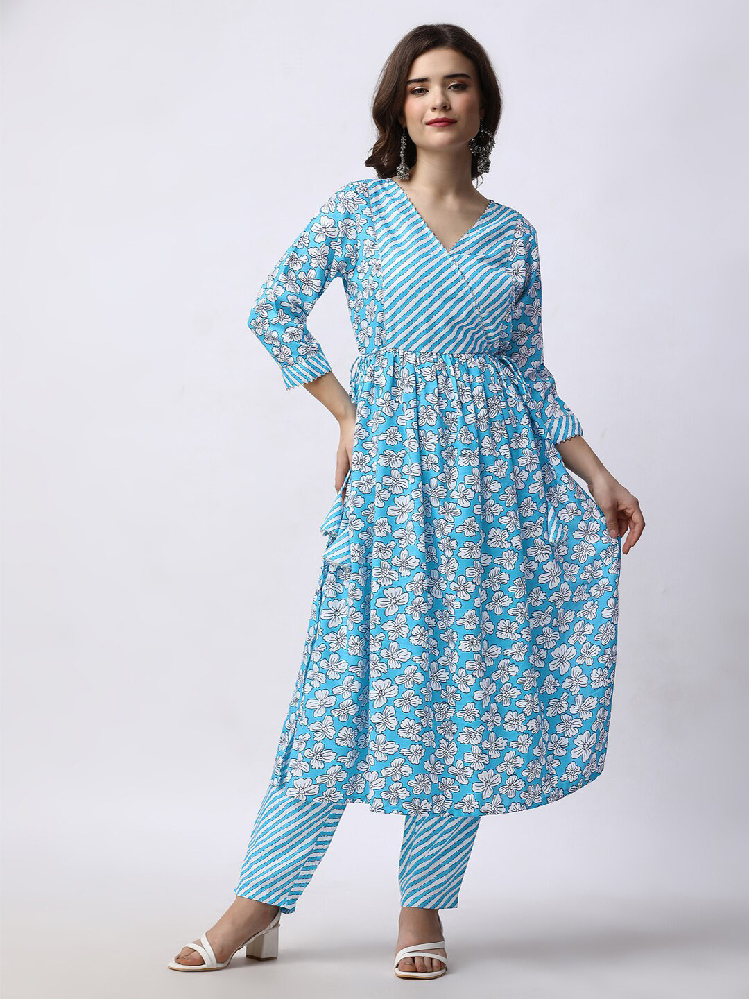 

FAB GALAXY Floral Printed V-Neck Three-Quarter Sleeves Cotton Kurta with Trousers, Blue