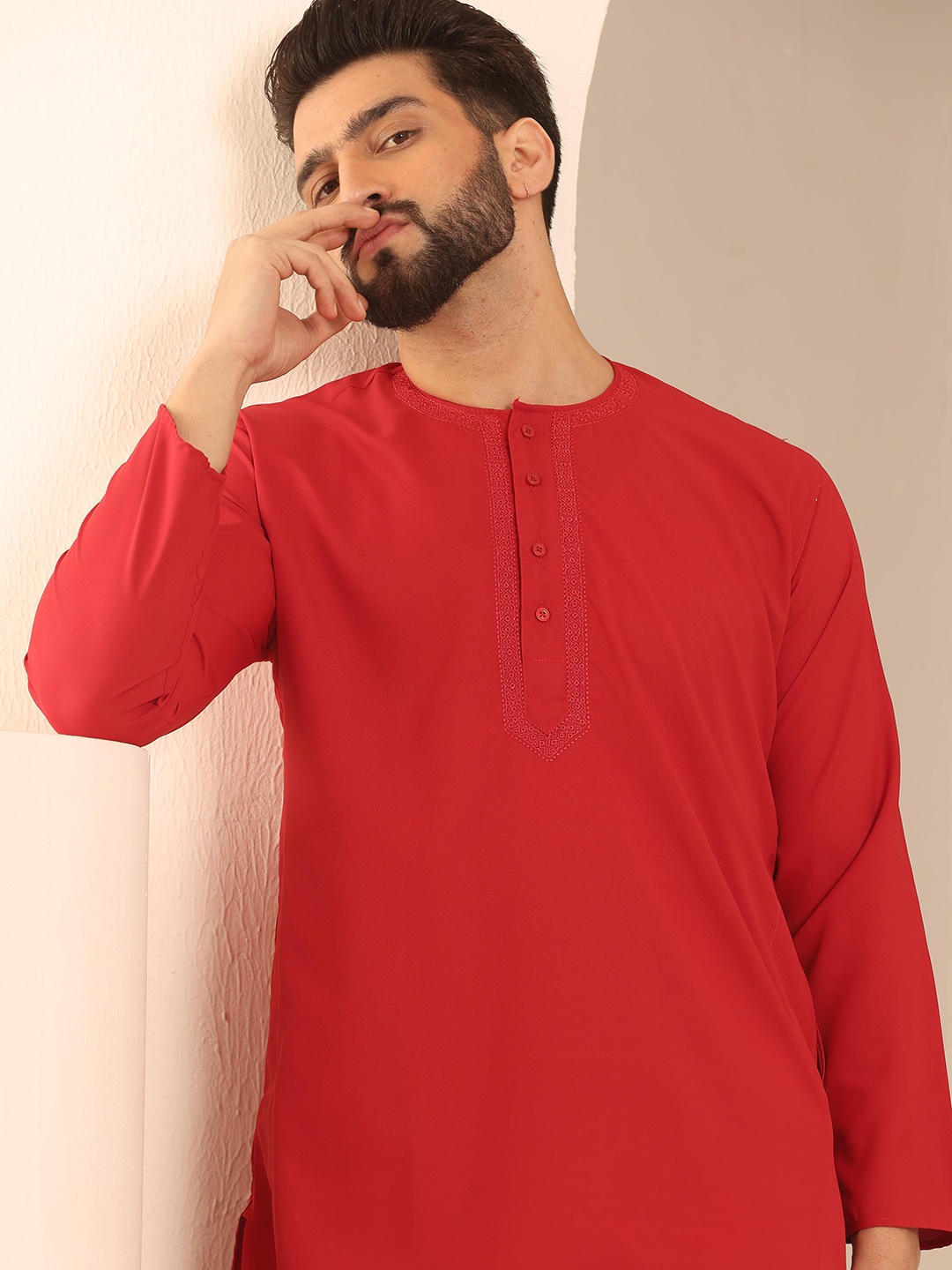 

Armaan Ethnic Mandarin Collar Regular Thread Work Kurta with Pyjamas, Red