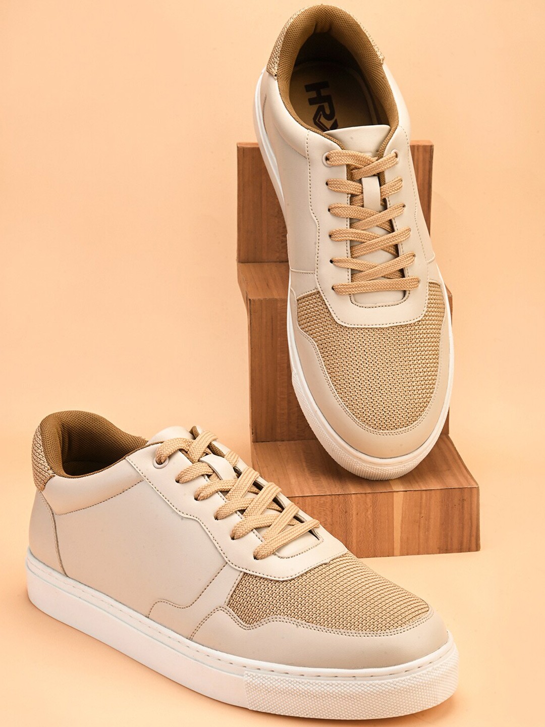 

HRX by Hrithik Roshan Men Textured Round Toe Lightweight Sneakers, Beige