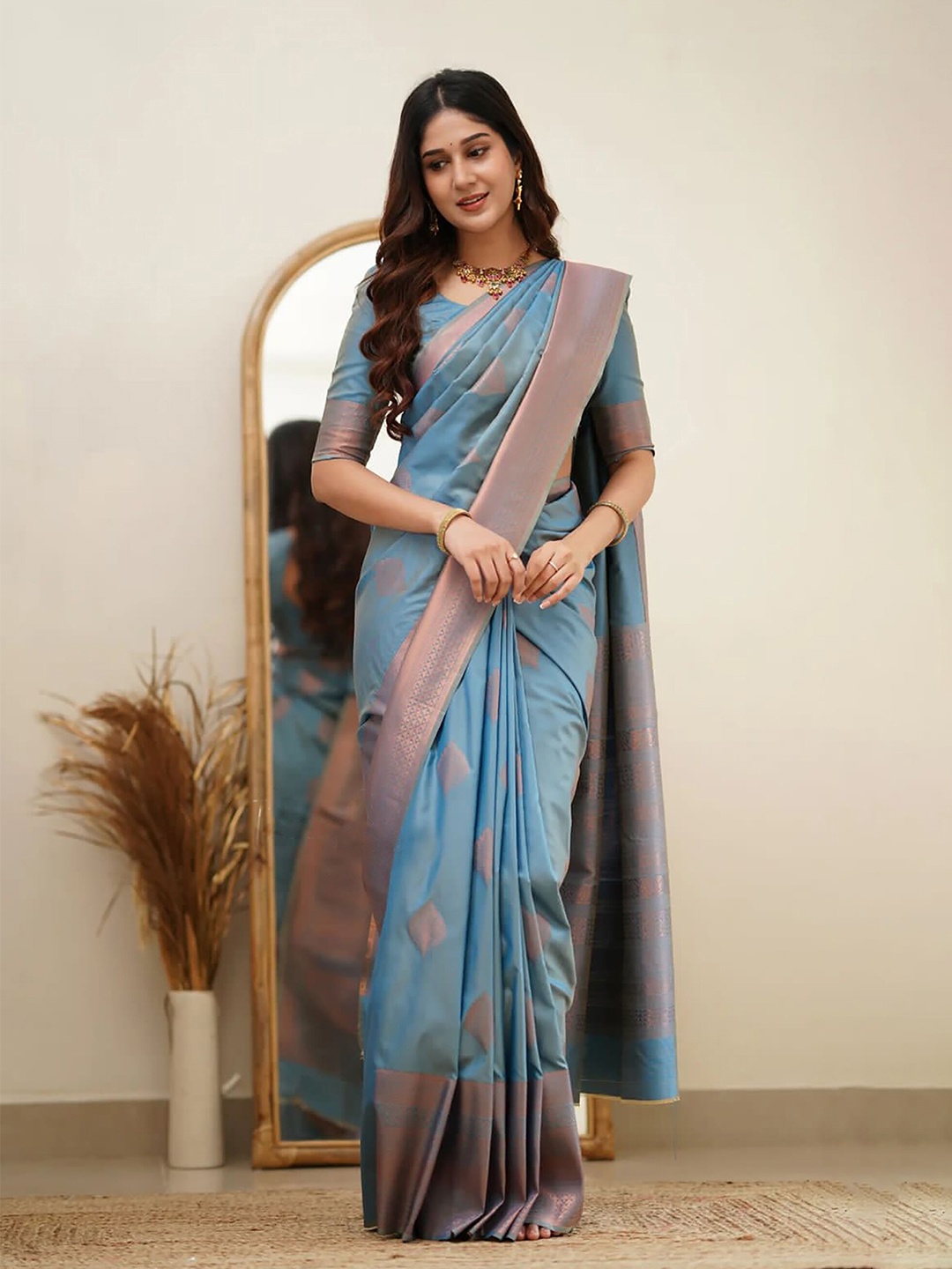 

KALINI Ethnic Motifs Woven Design Zari Banarasi Saree, Blue