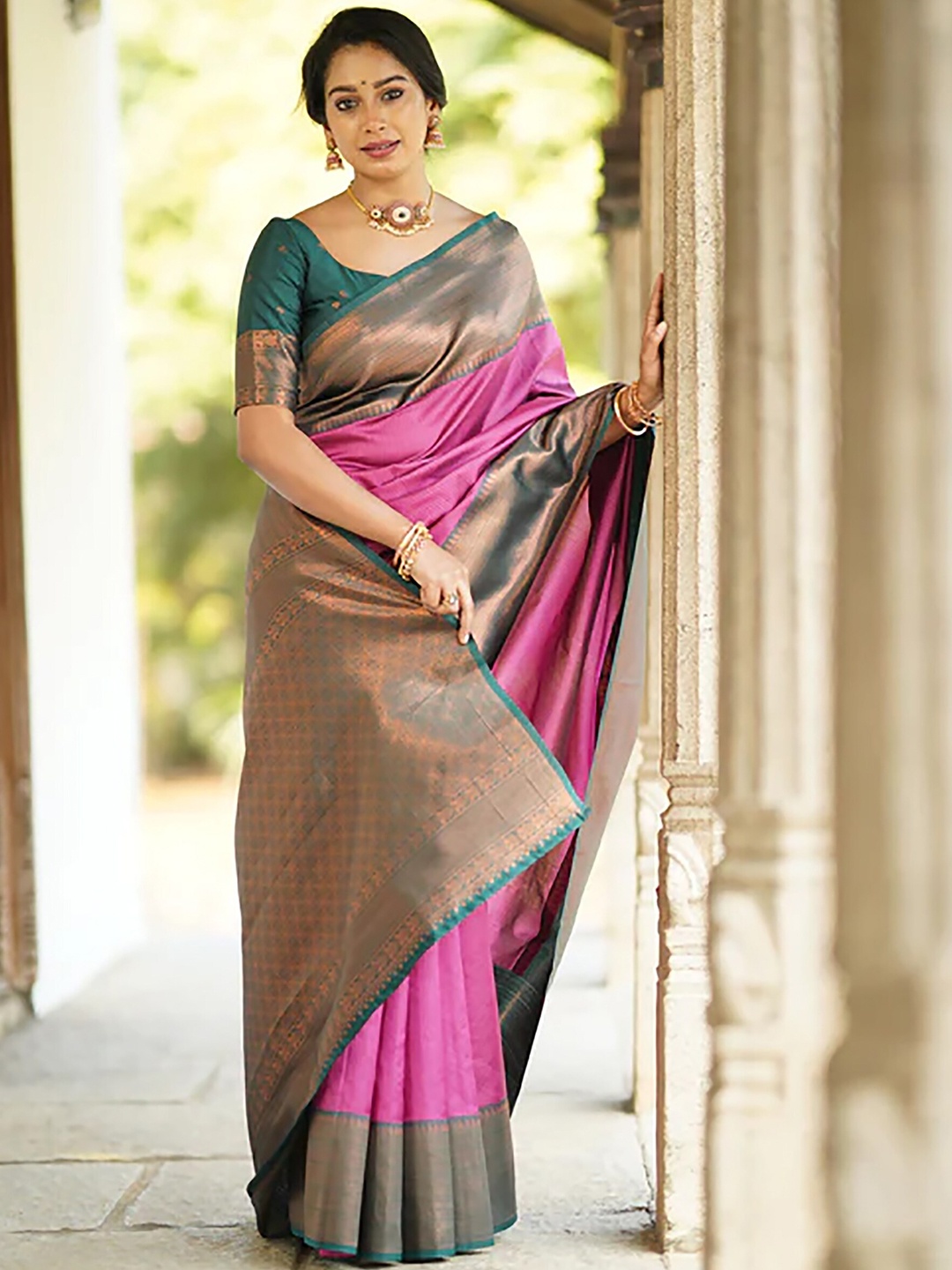 

KALINI Zari Banarasi Saree, Pink