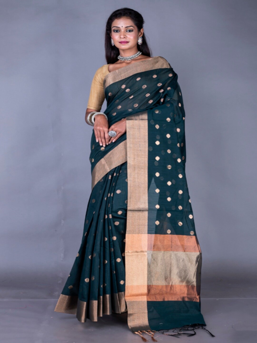 

Morchari Green & Gold-Toned Woven Design Zari Banarasi Saree