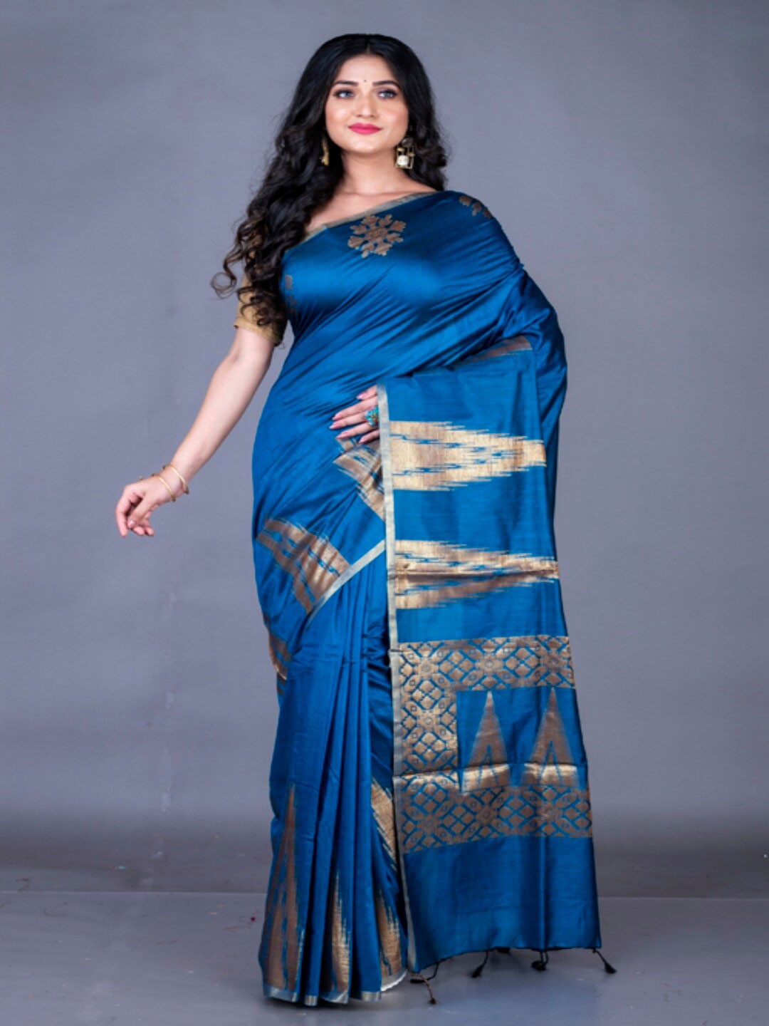 

Morchari Woven Design Zari Banarasi Saree with Tassels, Blue