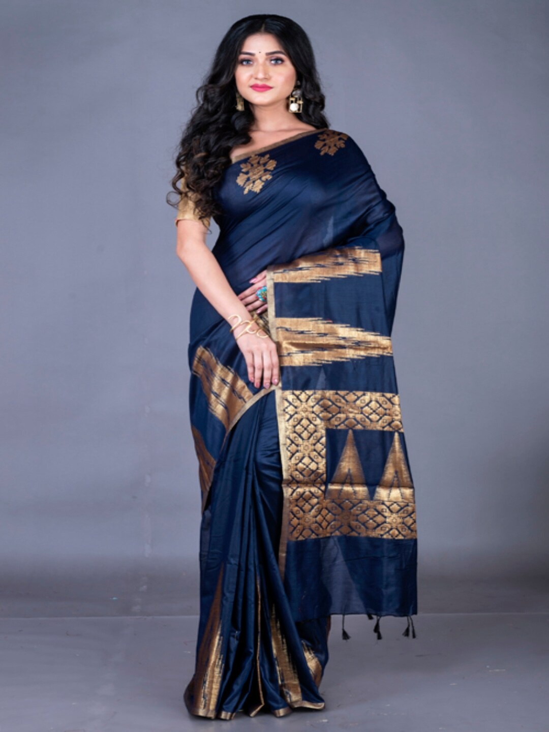 

Morchari Floral Printed Zari Banarasi Saree, Navy blue