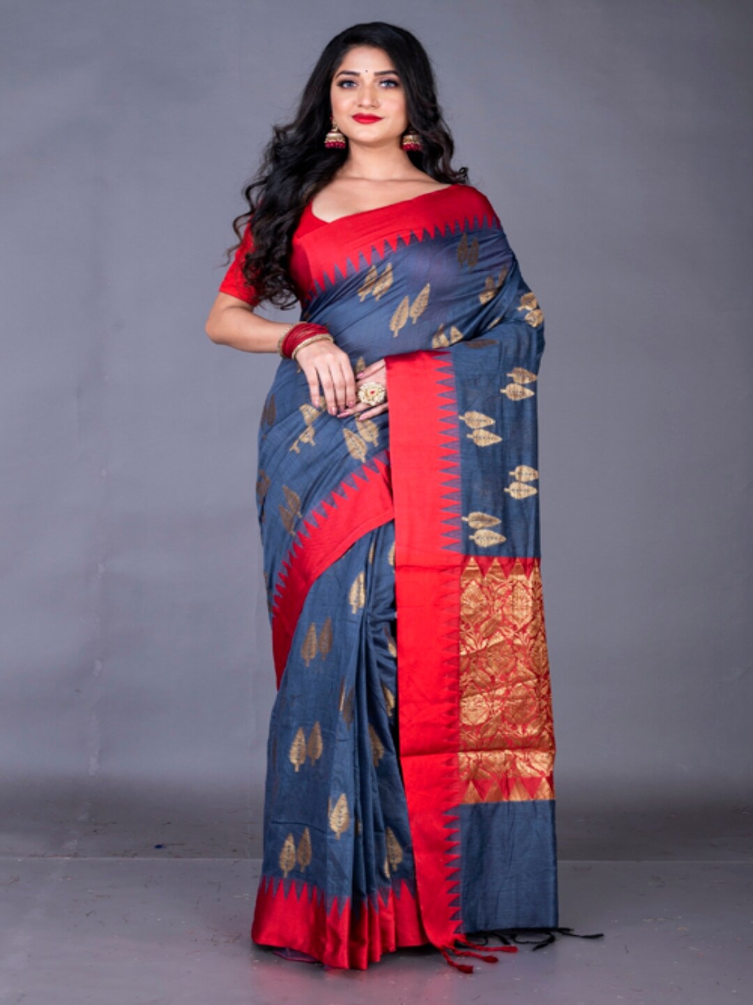 

Morchari Woven Design Zari Chanderi Saree with Tassels, Grey