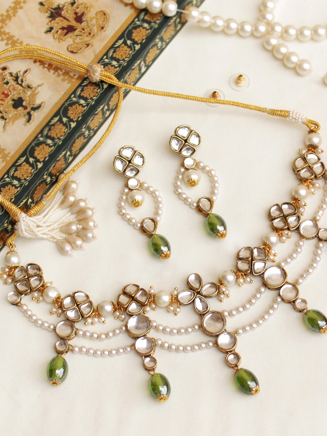 

BeAbhika Kundan-Studded & Beaded Jewellery Set, Green