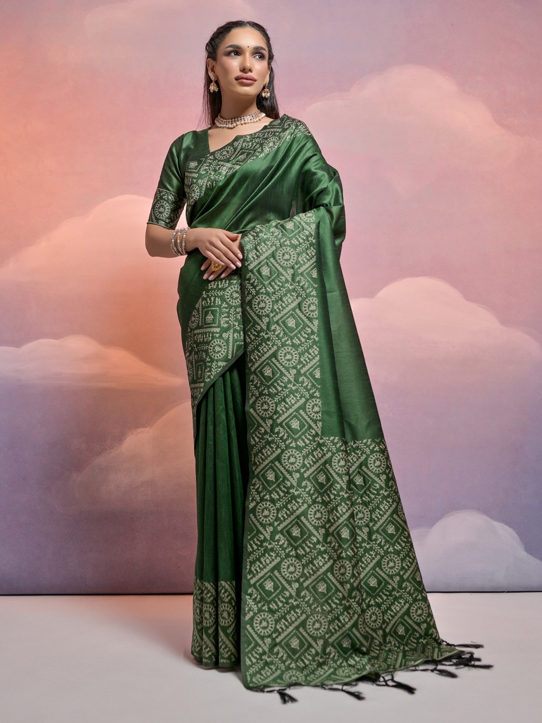 

VISHNU WEAVES Woven Design Bhagalpuri Saree, Green