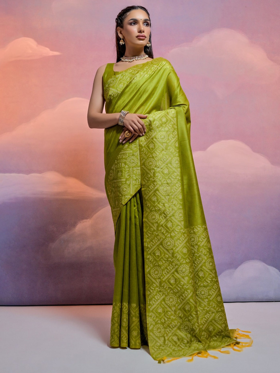 

VISHNU WEAVES Bhagalpuri Saree, Olive