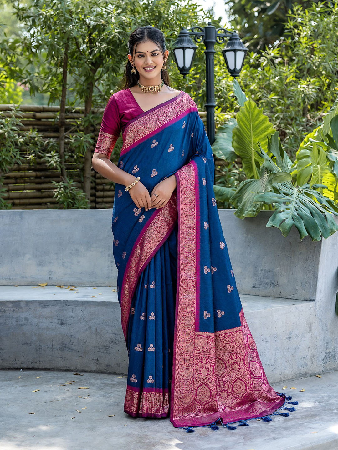 

VISHNU WEAVES Woven Design Ethnic Motifs Zari Pure Silk Banarasi Saree With Tassels, Blue