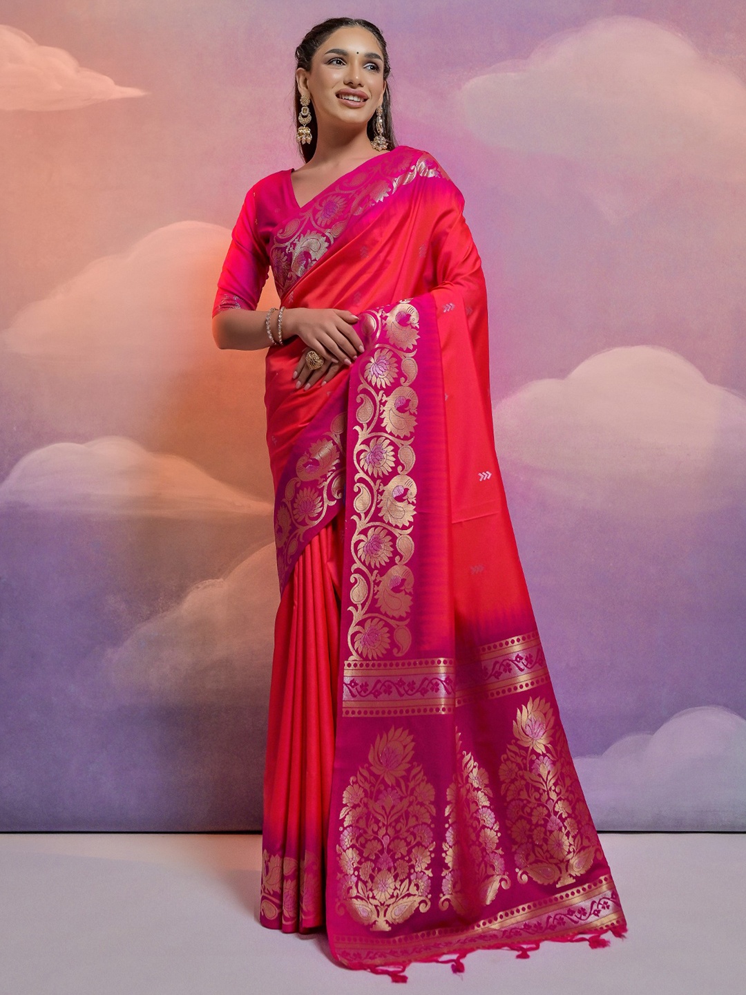 

VISHNU WEAVES Ethnic Motifs Woven Design Zari Pure Silk Banarasi Saree, Coral