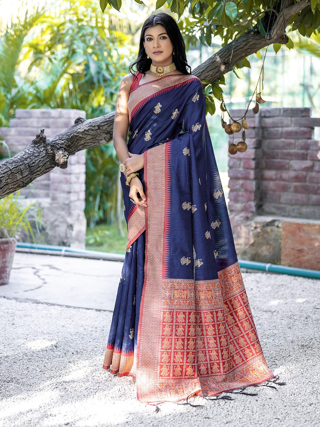 

VISHNU WEAVES Ethnic Motifs Woven Design Zari Pure Silk Tussar Saree, Blue