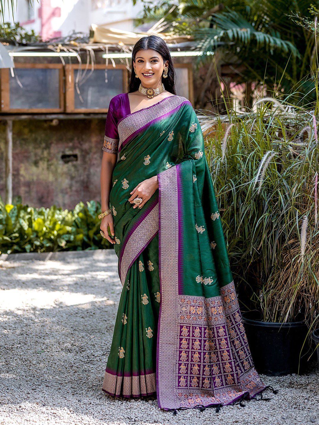 

VISHNU WEAVES Woven Design Ethnic Motifs Zari Pure Silk Tussar Saree, Green