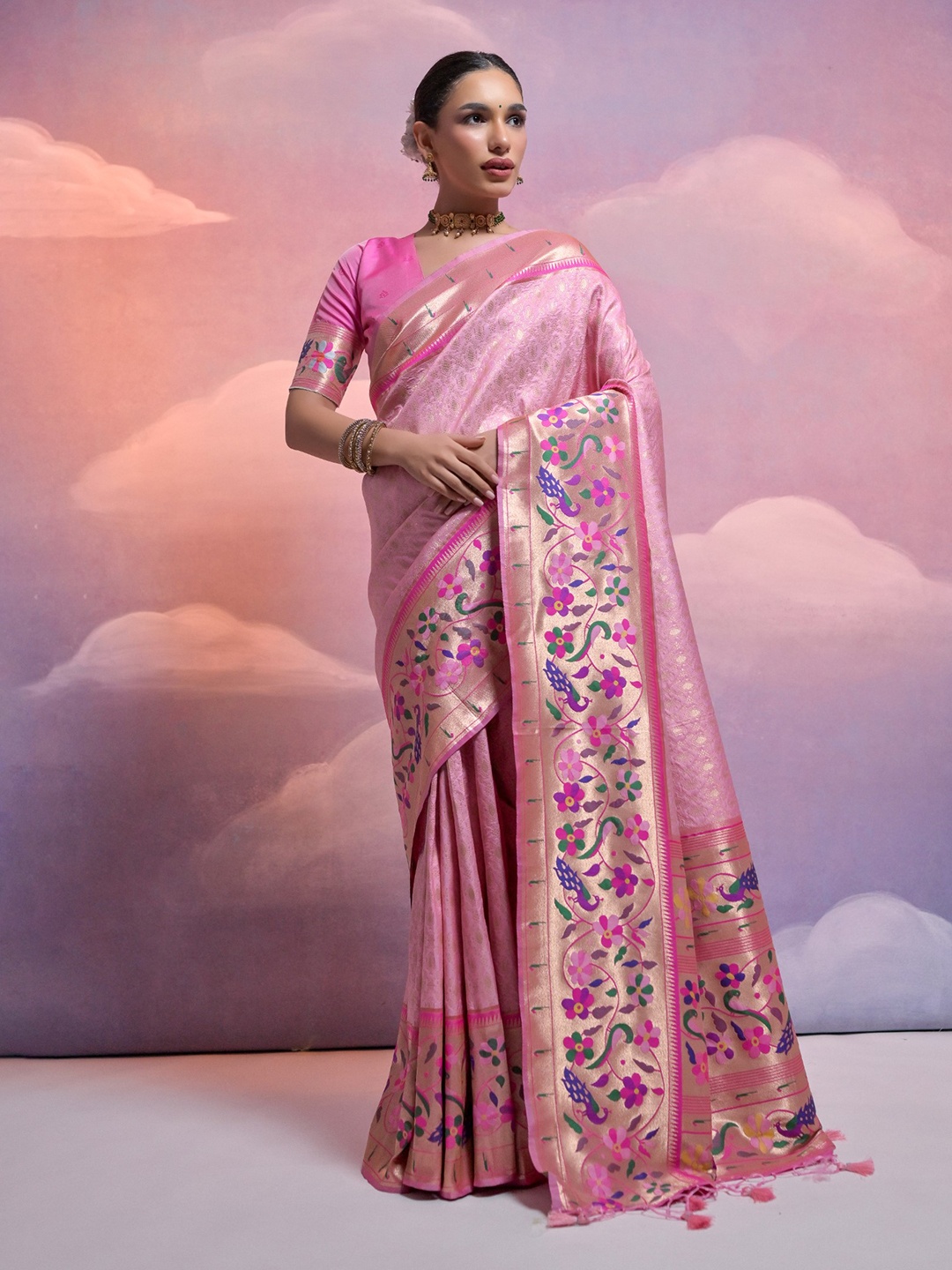 

VISHNU WEAVES Floral Woven Design Zari Pure Silk Paithani Saree, Pink