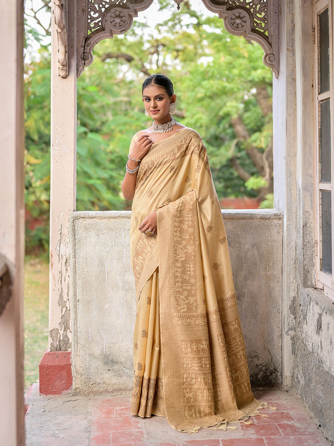 

VISHNU WEAVES Warli Woven Design Bhagalpuri Saree, Cream