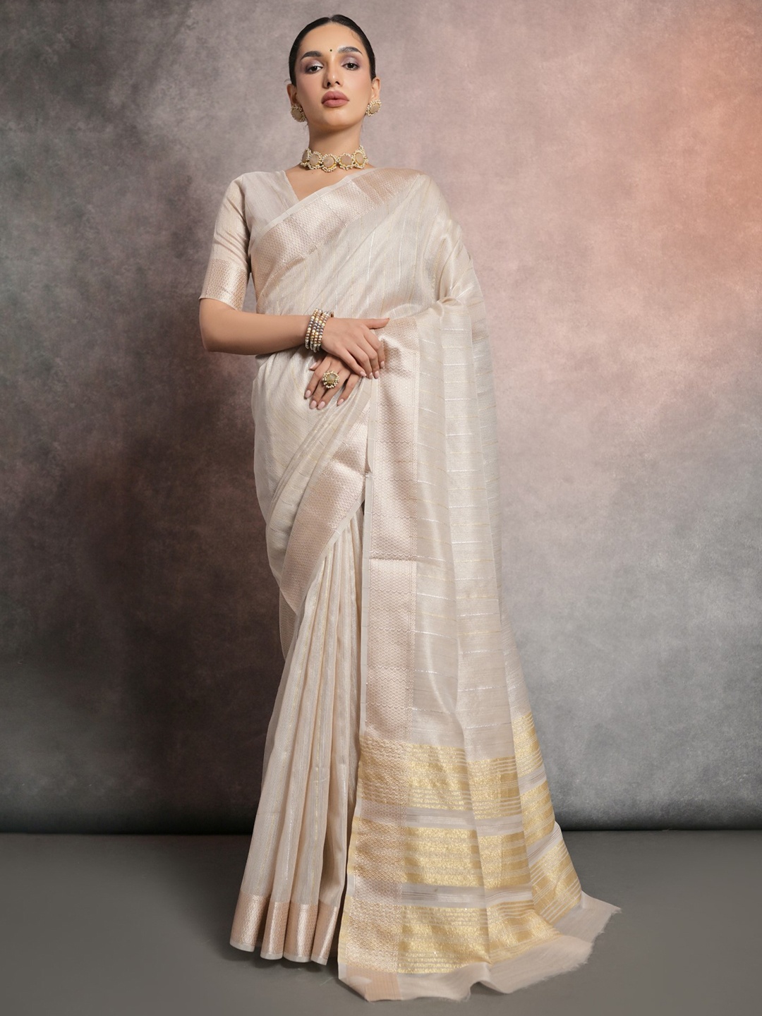 

VISHNU WEAVES Striped Zari Tissue Maheshwari Saree, Cream