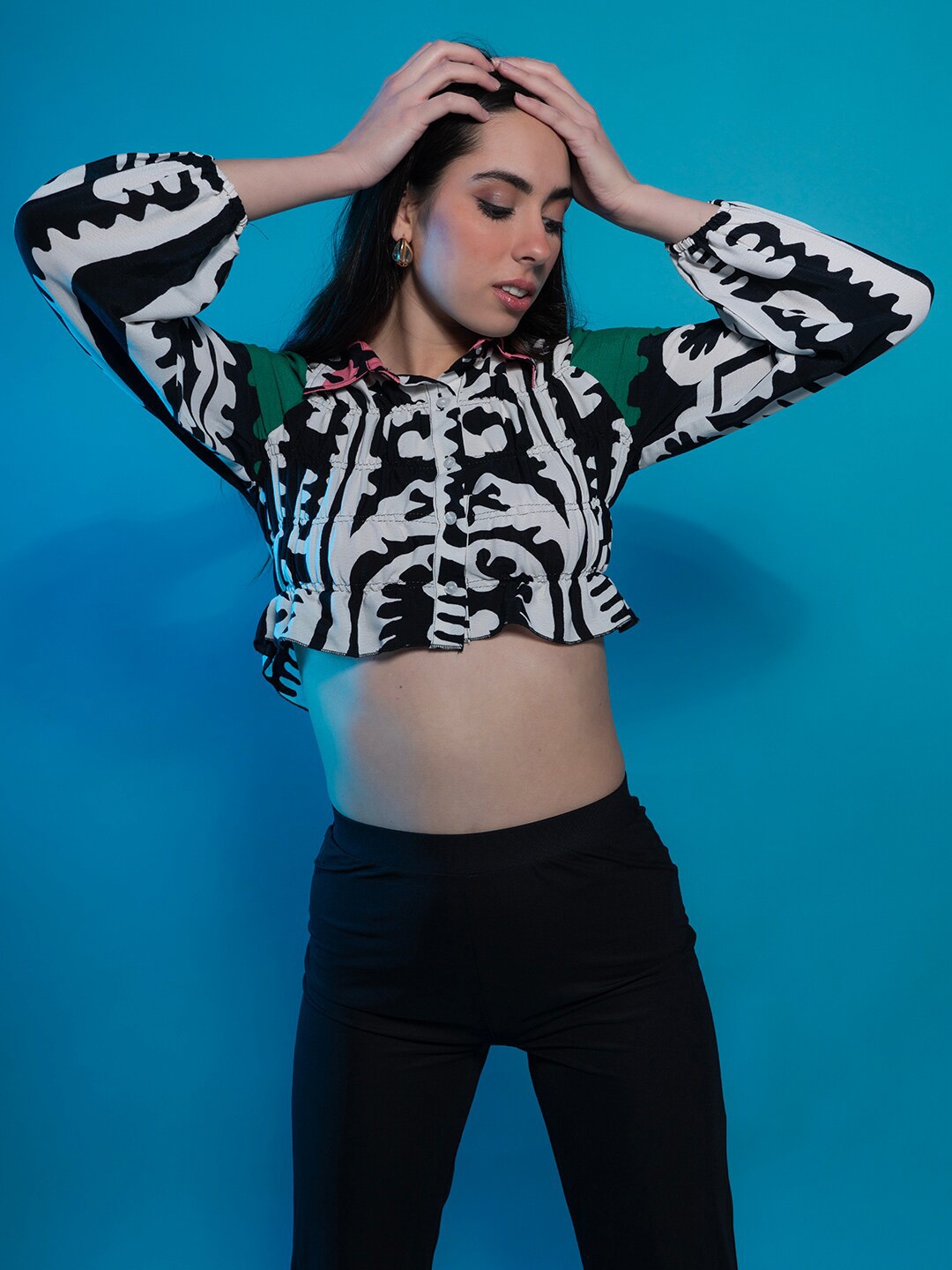 

Stylecast X Hersheinbox Black & White Abstract Print Crop Top