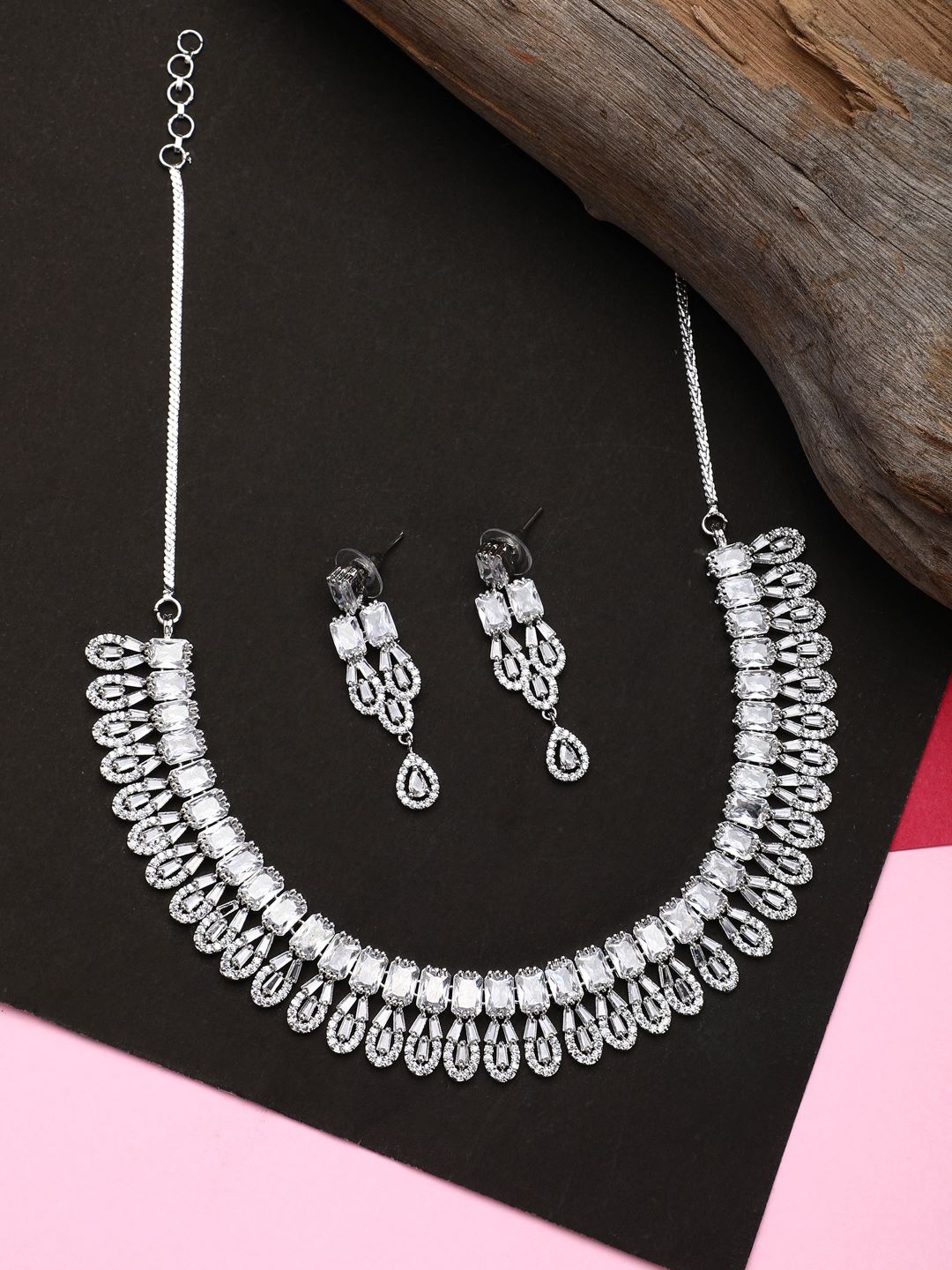 

SATJEWEL Silver Plated Stone Studded Jewellery Set