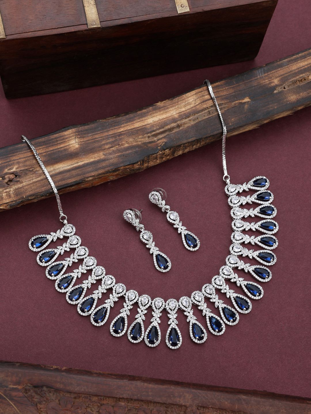 

SATJEWEL Silver-Plated Artificial Stones Stone-Studded Necklace & Earrings