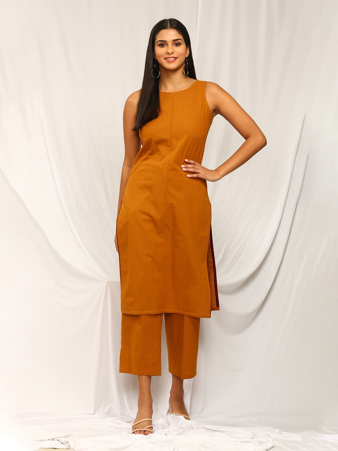 

Stylefables Round Neck Regular Linen Kurta with Pyjamas, Mustard