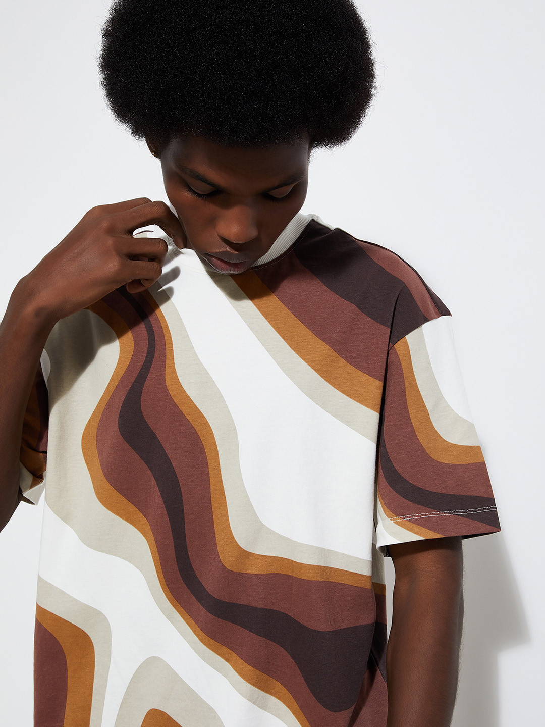 

max URB_N Abstract Printed Round Neck Cotton T-shirt, Brown