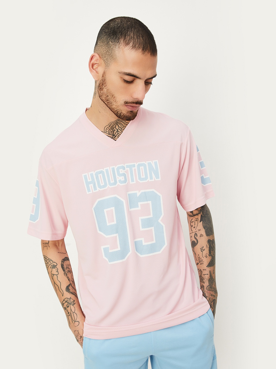 

max Typography Printed V Neck T-shirt, Pink