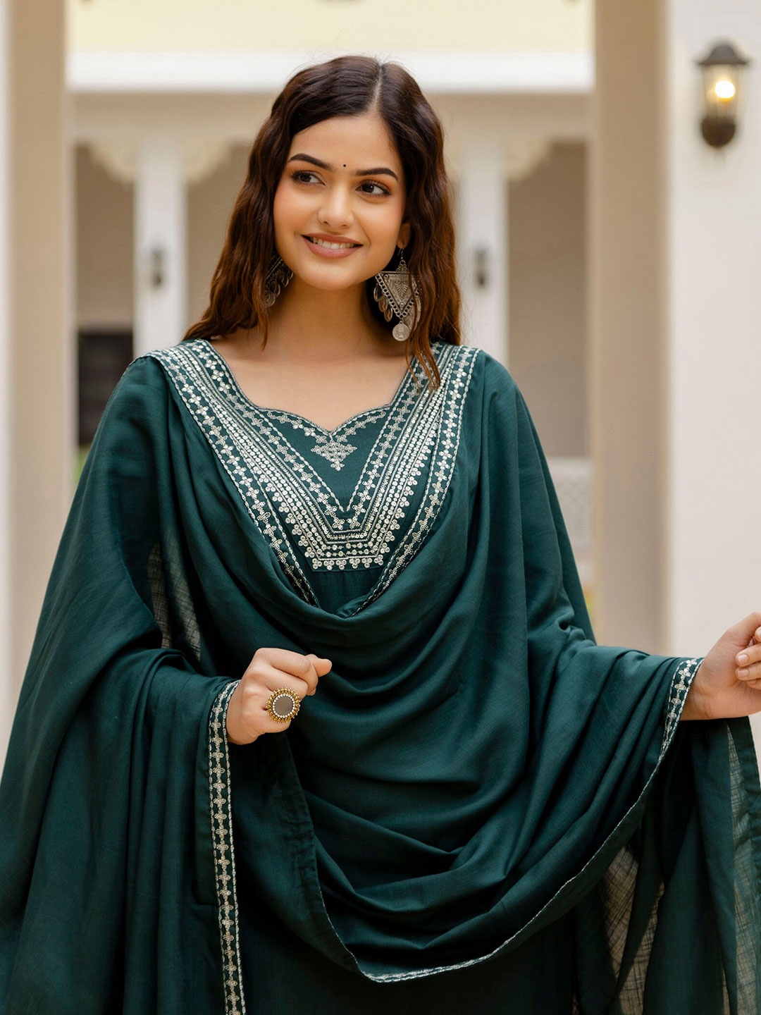 

Anouk Floral Embroidered Straight Kurta With Trousers & Dupatta, Green