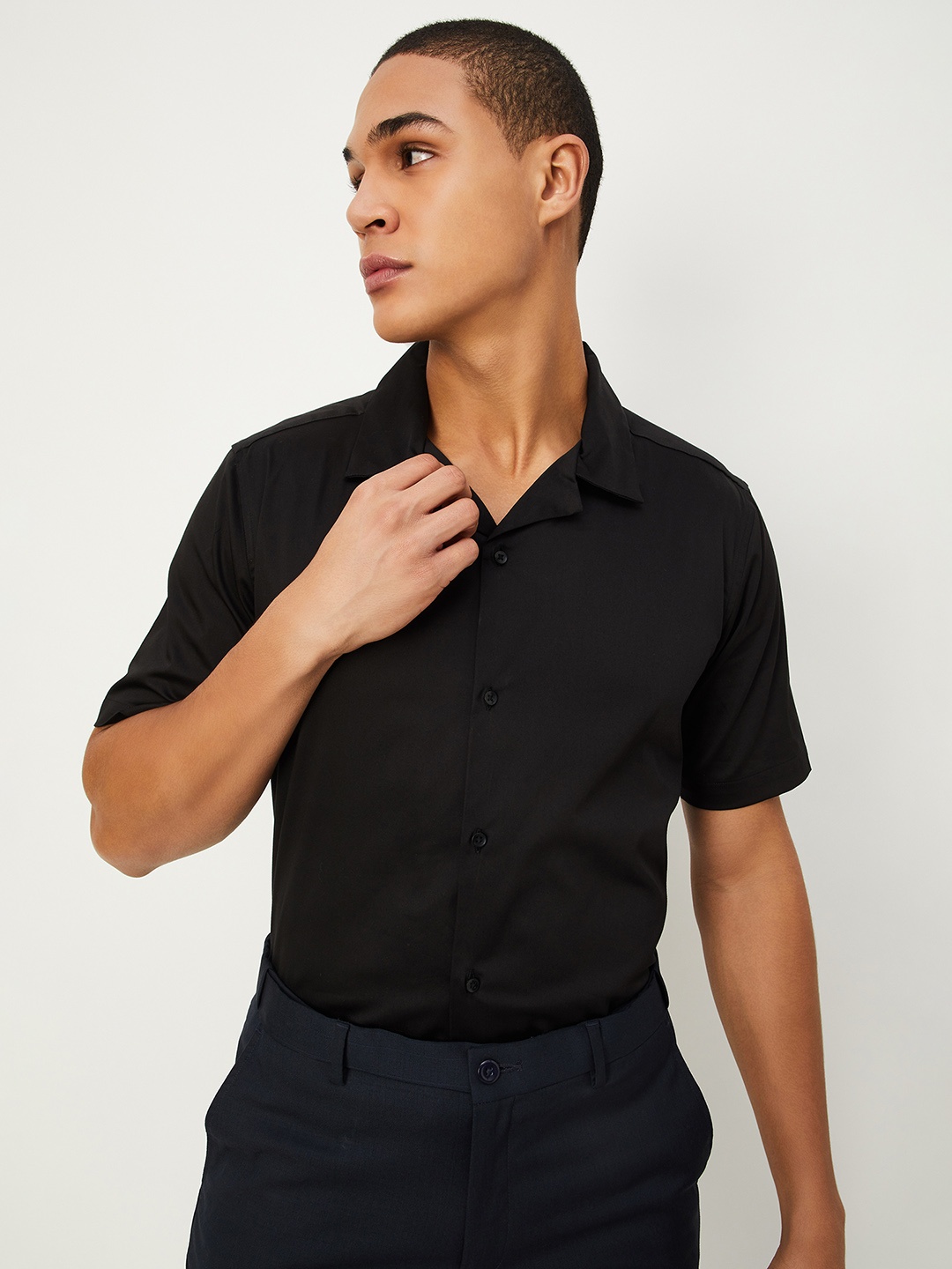 

max Spread Collar Short Sleeves Casual Cotton Shirt, Black